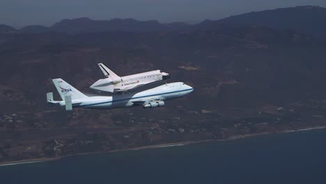 The-Final-Voyage-Of-Space-Shuttle-Enterprise-Flying-Over-Pacific-Coast-3