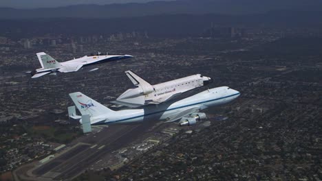 The-Final-Voyage-Of-Space-Shuttle-Enterprise-Flying-Over-Los-Angeles