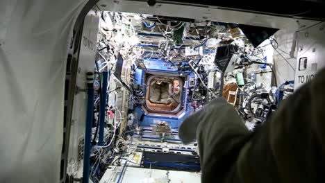Leben-An-Bord-Der-Internationalen-Raumstation-7