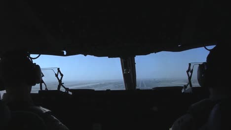 Sicht-Cockpitperspektive-Einer-Kommerziellen-Flugzeuglandung-Airplane