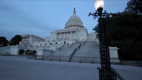 Tilt-Up-To-Us-Capitol-Building