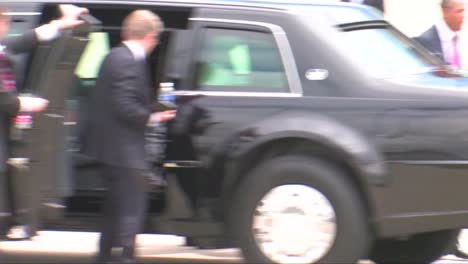 President-Barack-Obamas-Emerges-From-His-Motorcade-To-Greet-The-Troops