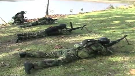 Navy-Seals-Special-Ops-Warcraft-Practice-A-River-Invasion-Exercise-2