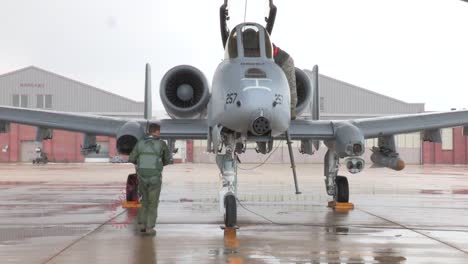 The-A10-Jet-Aircraft-Is-Prepared-For-Flight-In-A-Snowstorm