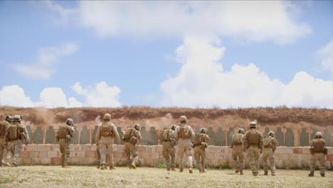 Us-Marines-Practice-En-Masse-On-A-Firing-Range