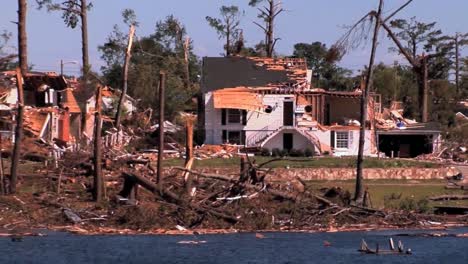 Ein-Tornado-Von-2011-Verwüstet-Tuscaloosa-Alabama-1
