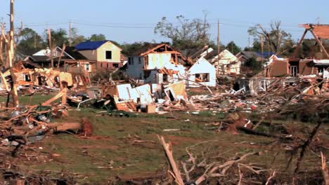 Ein-Tornado-Von-2011-Verwüstet-Tuscaloosa-Alabama-8