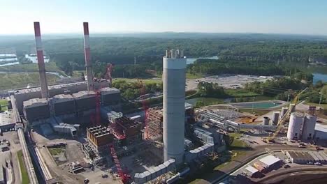 Antena-Sobre-Central-Hidroeléctrica-Operada-Por-La-Autoridad-Del-Valle-De-Tennessee-1