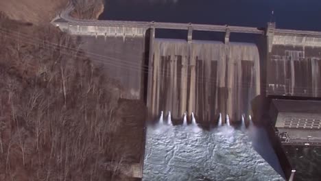 Antena-Sobre-La-Generación-Hidroeléctrica-De-La-Represa-Norris-En-Tennessee