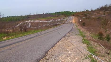 Stromleitungen-Sind-Nach-Einem-Großen-Wetterereignis-Ausgefallen-2