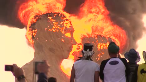 Szenen-Aus-Dem-Burning-Man-Festival-2014-In-Der-Schwarzfelswüste-Von-Nevada-7