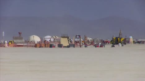 Szenen-Aus-Dem-Burning-Man-Festival-2013-In-Der-Schwarzfelswüste-Von-Nevada-1