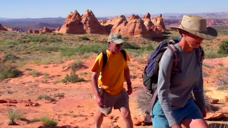 Hikers-Explore-The-Paria-Canyon-Wilderness-Of-Arizona-2
