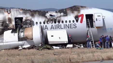 Footage-Of-The-Asiana-Airlines-Crash-In-San-Francisco-In-2013-2