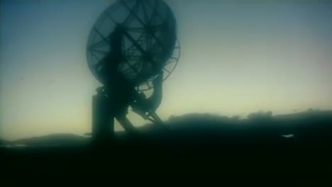 A-Recruiting-Film-For-Engineers-In-The-1950S-Shows-Radio-Dishes-And-Telescopes