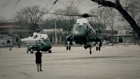 The-Presidents-Marine-One-Helicopter-Comes-In-For-A-Landing-2