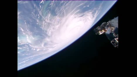 Ein-Massiver-Sturm-Hurrikan-Matthew-Bildet-Sich-Von-Der-Internationalen-Raumstation-6-Aus-Gesehen
