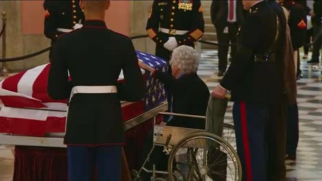 Astronaut-John-Glenn-Formal-State-Funeral-With-Military-Guard-2