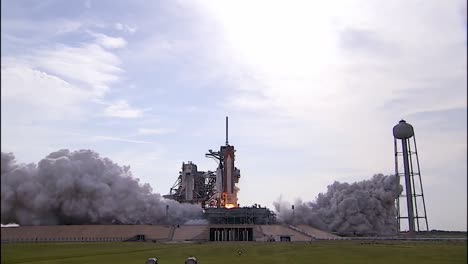 The-Space-Shuttle-Endeavor-Lifts-Off-From-Cape-Canaveral-Florida