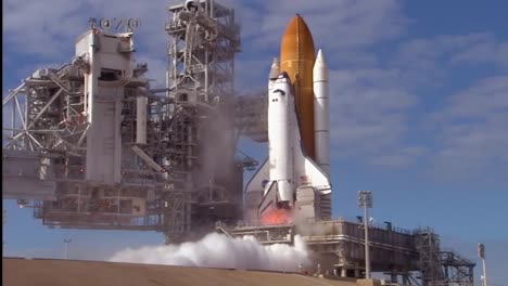 The-Space-Shuttle-Lifts-Off-From-Cape-Canaveral-Florida-2