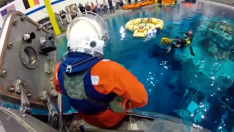 Nasa-Engineers-Practice-Splashdown-Rescue-With-The-Orion-Capsule-At-The-Johnson-Space-Center-1