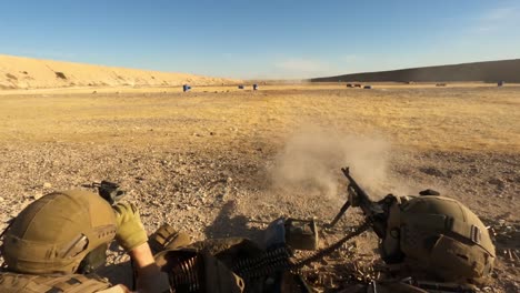 US-Armee-Infanterie-Und-Norwegische-Soldaten-Führen-Eine-Gemeinsame-Live-Feuer-Übung-Auf-Dem-Luftwaffenstützpunkt-Al-Asad-Im-Irak-Durch-1