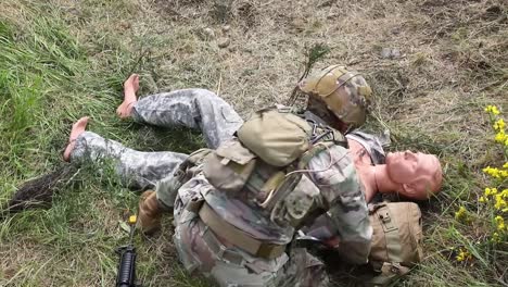 Us-Army-Soldiers-Practice-Dressing-Battlefield-Wounds-During-A-Training-Exercise-At-Joint-Base-Lewismcchord