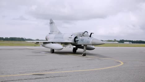 Französische-Luftwaffe-Mirage-2000-Kampfflugzeuge-Fliegen-Zur-Unterstützung-Der-Nato-Air-Policing-Missionen-In-Estland-4