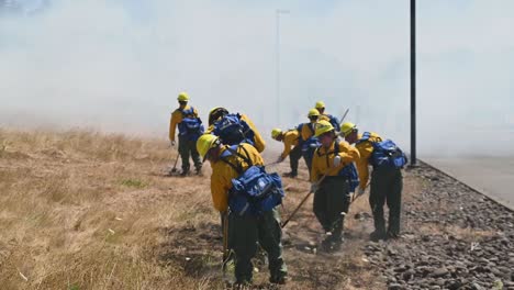 Guardias-Nacionales-De-Oregon-Completan-El-Entrenamiento-De-Bomberos-De-Incendios-Forestales-Para-Obtener-Su-Tarjeta-Roja-Salem-Oregon-3