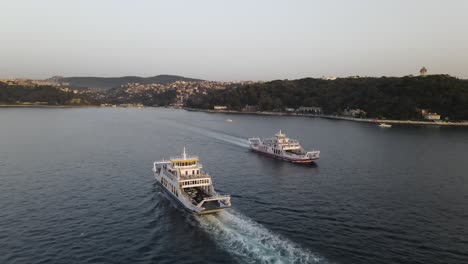 Ferry-Boats-In-Bosphorus-Istanbul