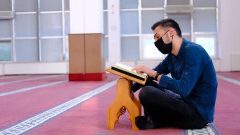 Man-With-Mask-Reciting-The-Quran-Mosque