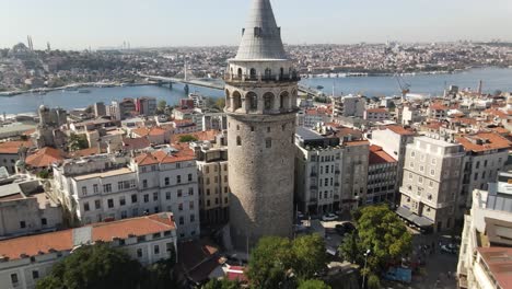 Luftdrohne-Fliegt-Galata-Turm-Istanbul