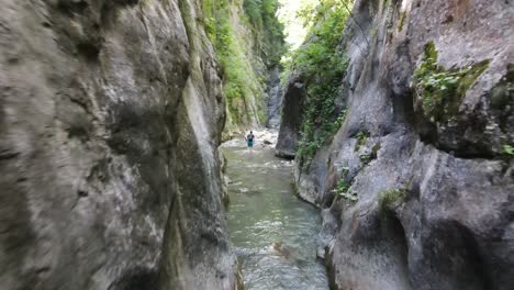 Walking-Canyon-River