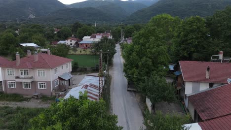 Pueblo-De-Carretera-Rural-Drone-Aéreo