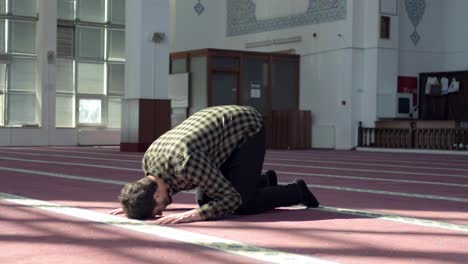 Man-Worships-In-Mosque