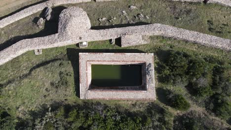 Historische-Mittelalterliche-Wasserzisterne