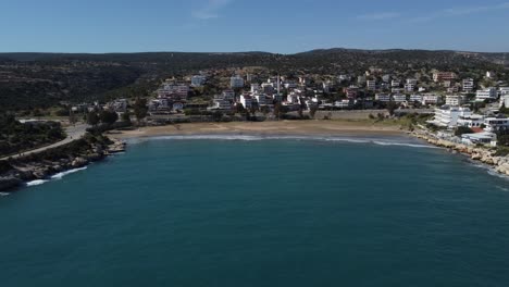 Drohnenblick-Vom-Meer-In-Richtung-Strand