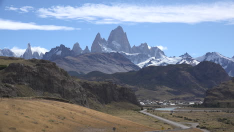 Argentina-Mount-Fitz-Roy-in-afternoon
