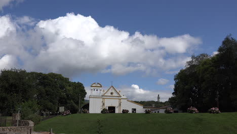 Argentina-cloud-above-church