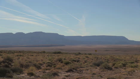 Arizona-Navajo-Reservation-jet-contrails