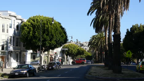 San-Francisco-Kalifornien-Straßenszene-Mit-Palmen