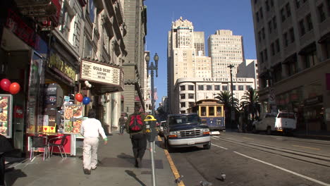 San-Francisco-California-Street-Mit-Blick-Auf-Die-Seilbahn