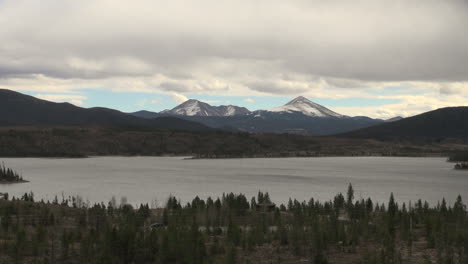 Colorado-Lake-Dillen-distant-peaks