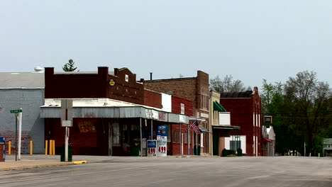 Illinois-Macon-stores-on-main-street