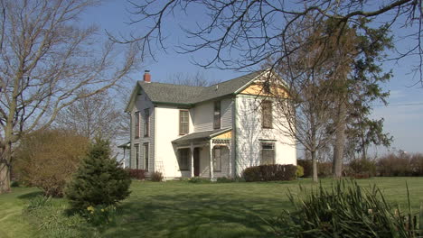 Illinois-farm-house