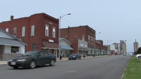 Illinois-small-town-main-street