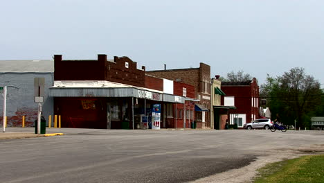 Illinois-small-town-with-bicycles