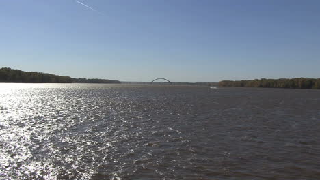 Iowa-Mississippi-River-with-bridge