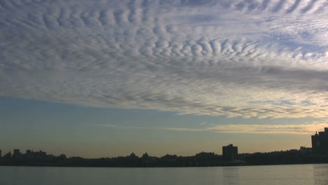 New-York-Cloud-patterns-over-the-Hudson-River