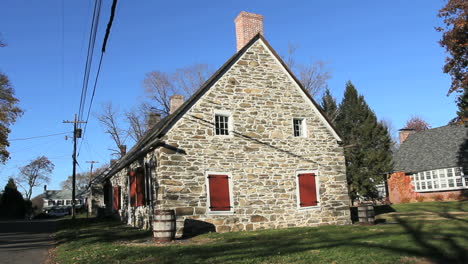 A-side-view-of-the-Bevier-House-in-New-Paltz.